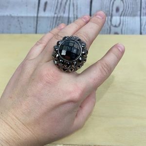 Gray Stretch Ring (Minor Flaw)